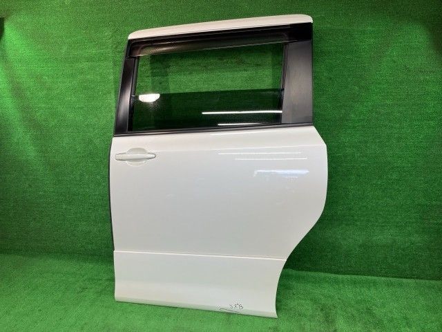 ヴォクシー ZRR75W 左リアドア ZS 4WD 8人 ニホンイタ M308 67004-28520 070
