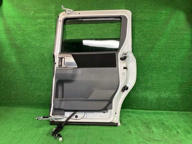 ヴォクシー ZRR75W 右リアドア ZS 4WD 8人 ニホンイタ M308 67003