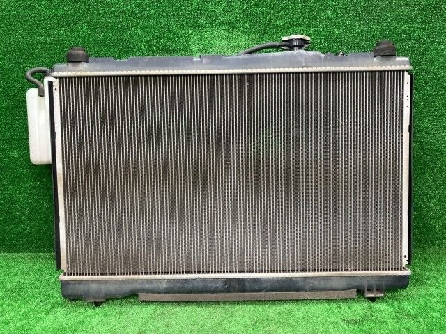 ヴォクシー ZRR75W ラジエーター ZS 4WD 8人 422173-9650 16400-37220 070