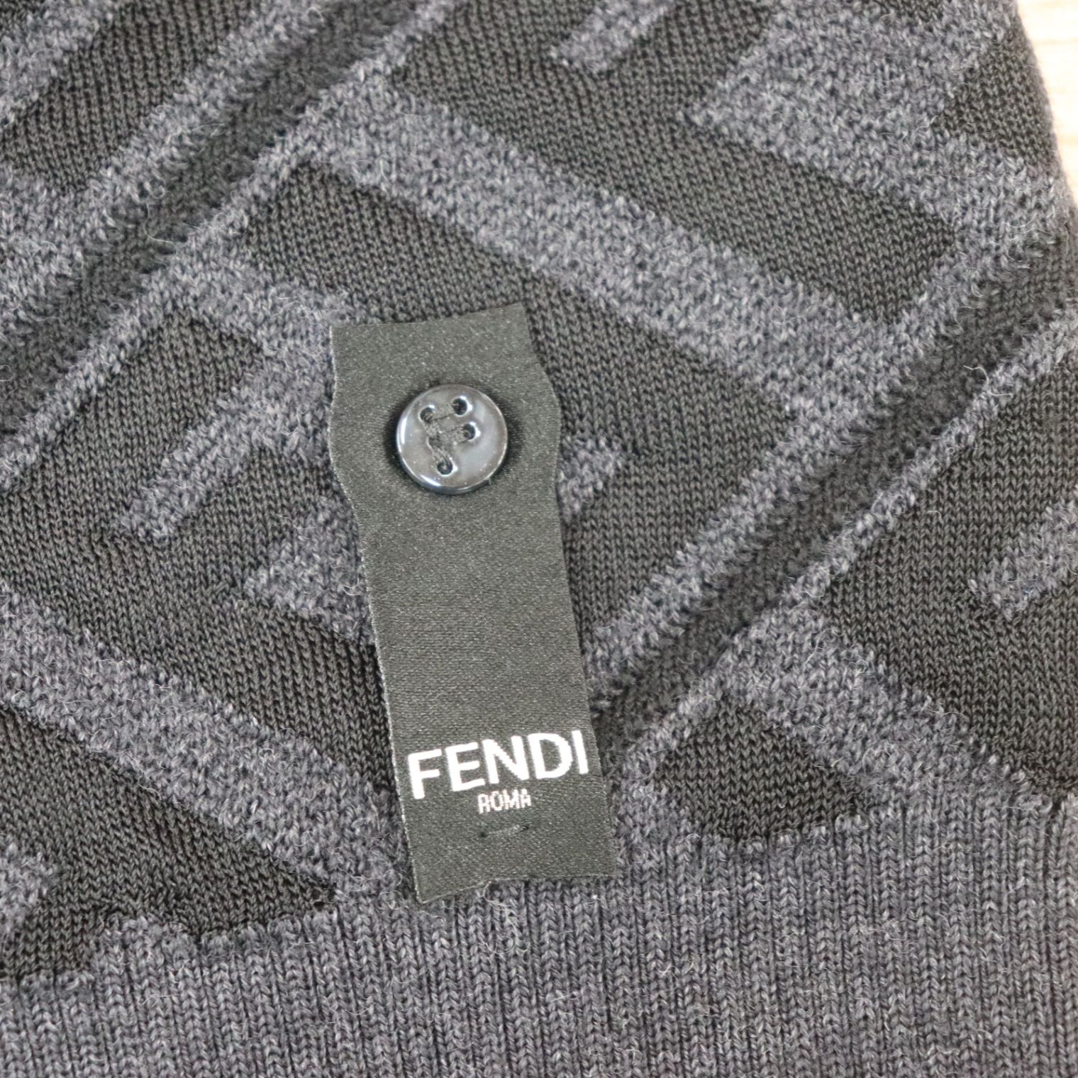 新品・未使用FENDI ロゴパターン ニットセーター 【公式通販】