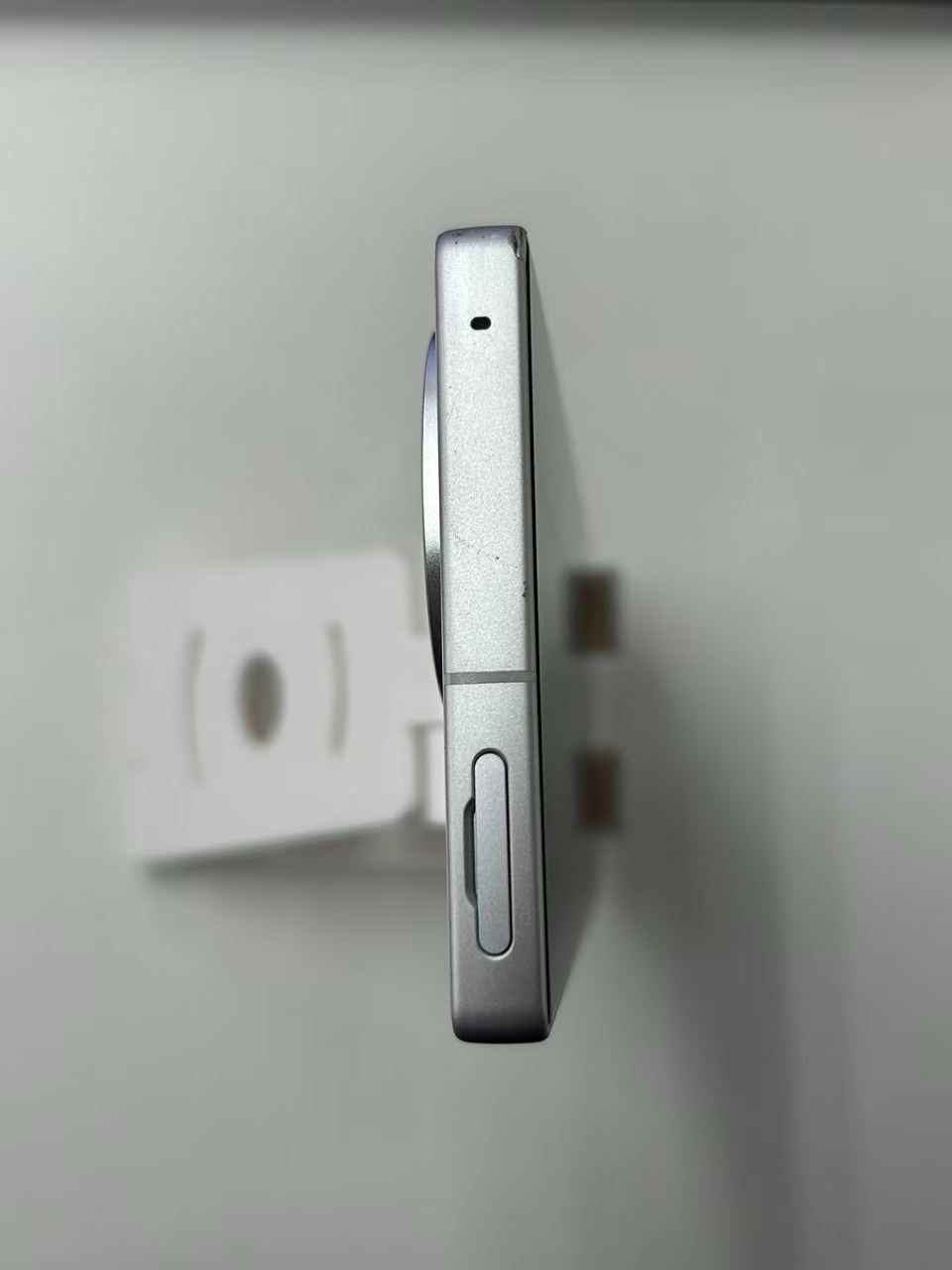 ジャンク】AQUOS R9 ホワイト 起動不可 - メルカリ