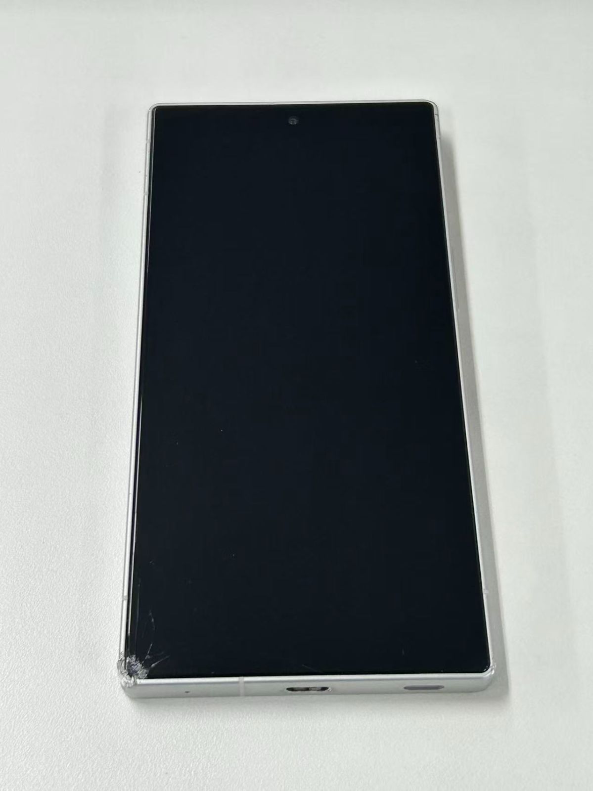 ジャンク】AQUOS R9 ホワイト 起動不可 - メルカリ