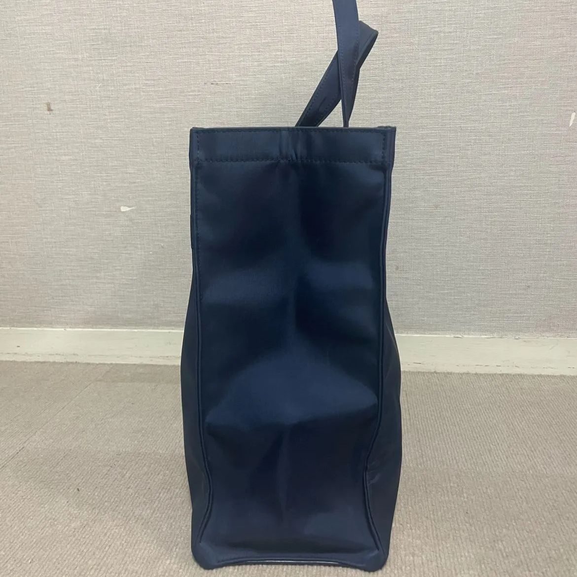 美品】familiar ネイビートートバッグ - メルカリ