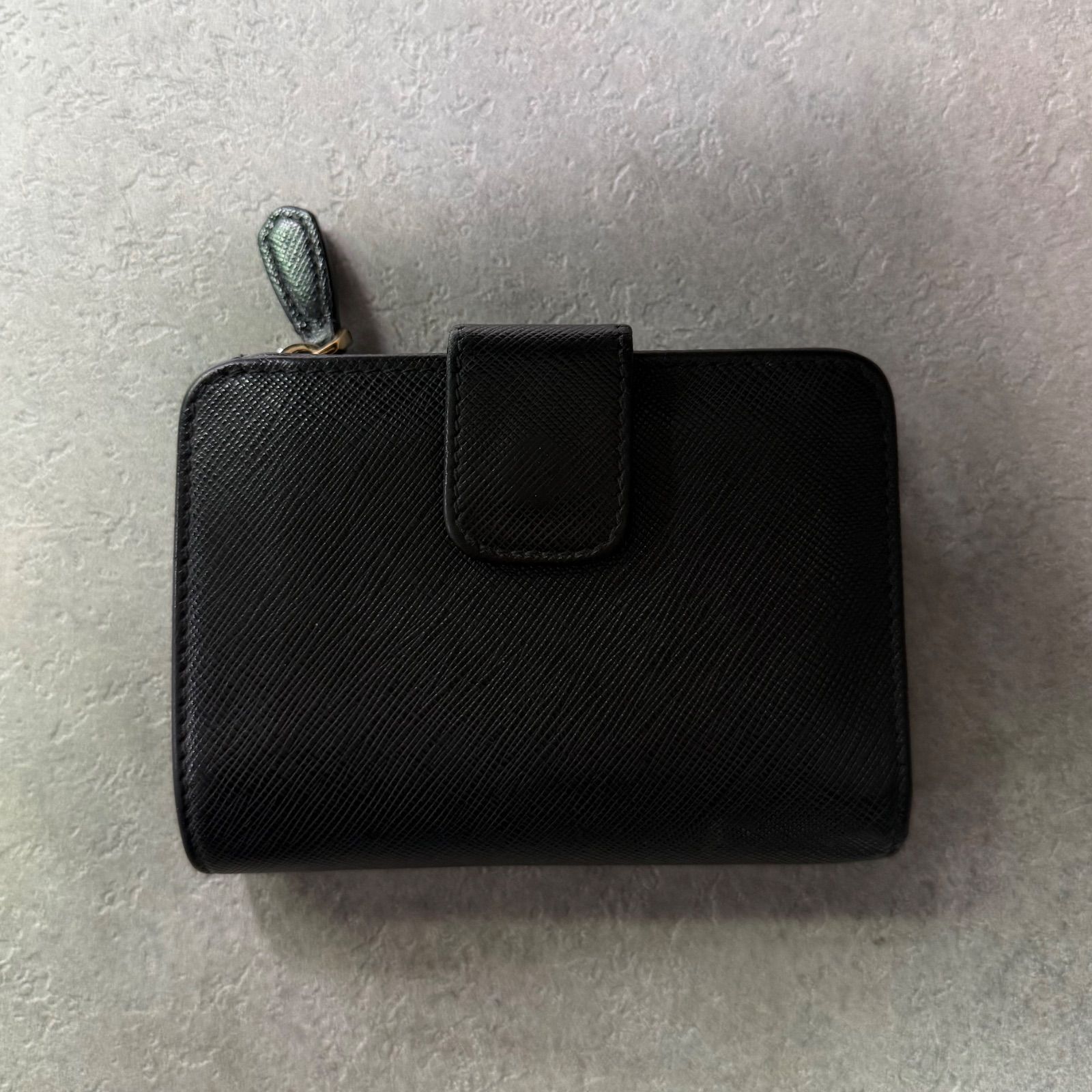 PRADA プラダ 二つ折り財布 三角ロゴ サフィアーノ レザー ブラック