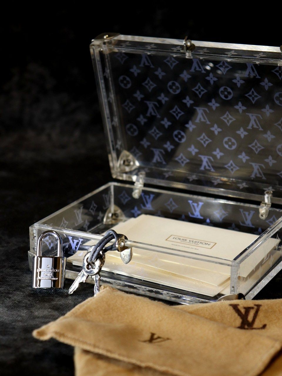 LOUIS VUITTON ルイ・ヴィトン ラブメッセージ M99079 ミニトランク