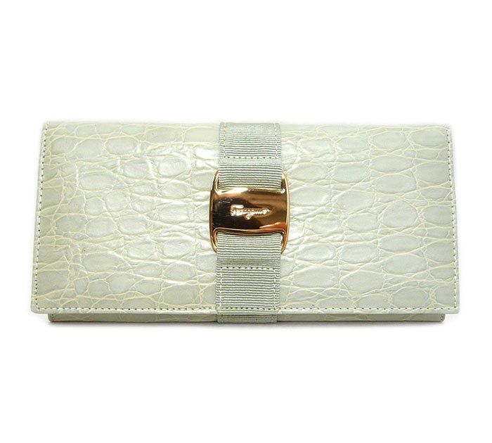 Salvatore Ferragamo/サルヴァトーレフェラガモ/ヴァラ/二つ折り/長財布/22 3059/レザー/クロコダイル型押し/ライトグリーン×ゴールド金具/薄緑系/箱付き/ON4637