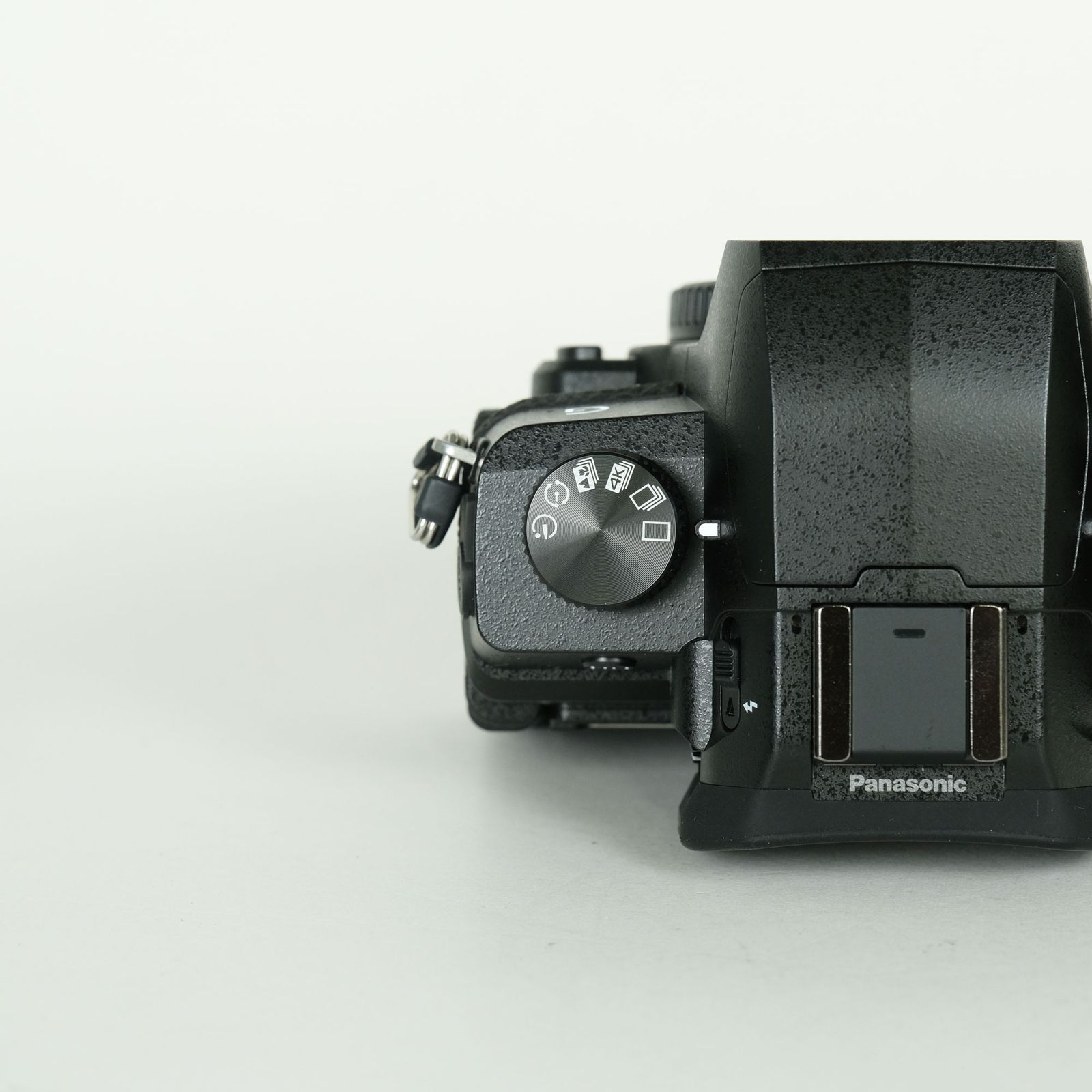 美品 | シャッター数3,963回｜バッテリー2個付] Panasonic LUMIX G99M2