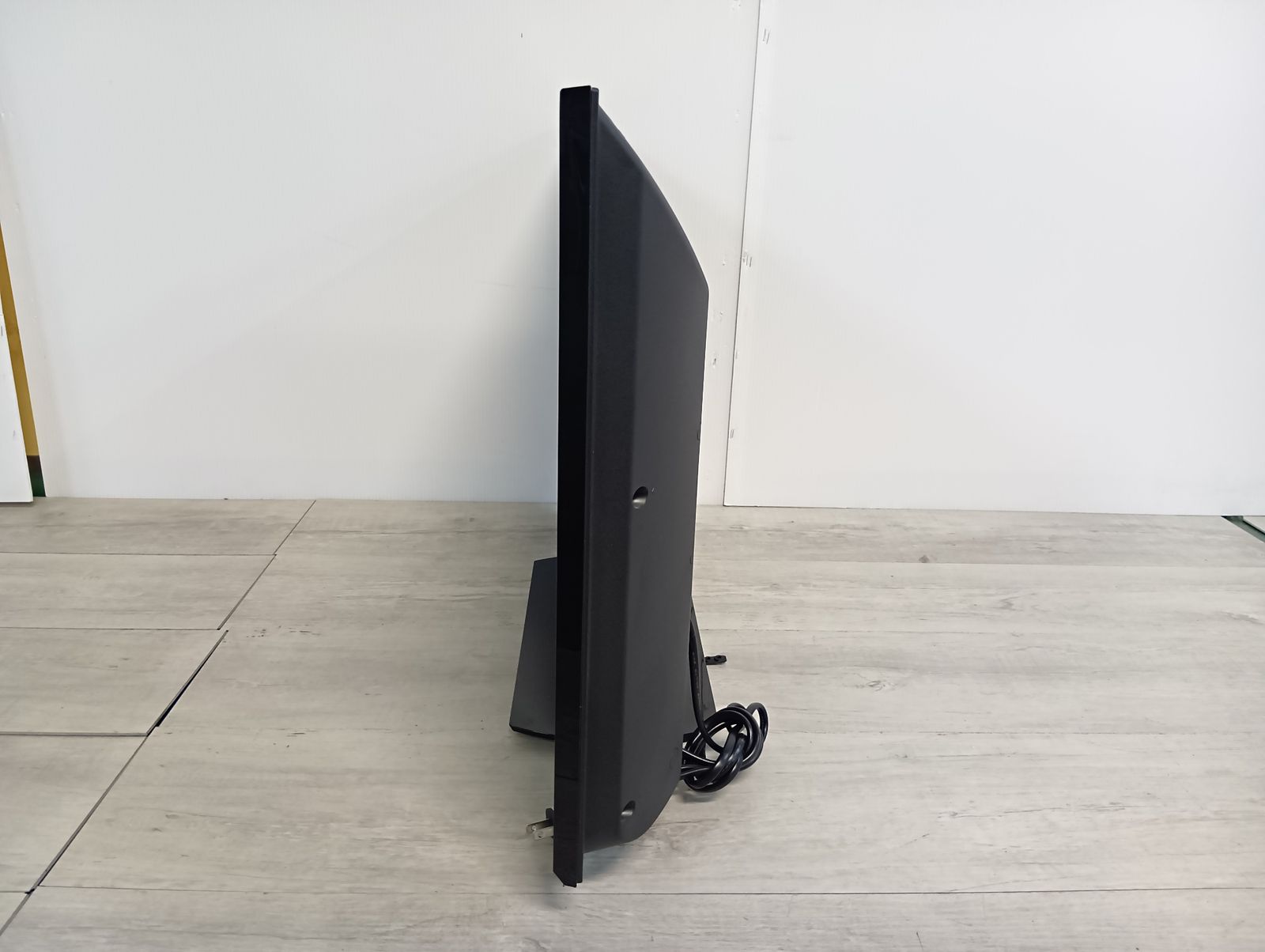 SHARP シャープ 液晶カラーテレビ 32型 2016年製 通電確認のみ 現状品_ SHARP シャープ 液晶カラーテレビ 32型 2016年製 通電確認のみ 現状品_