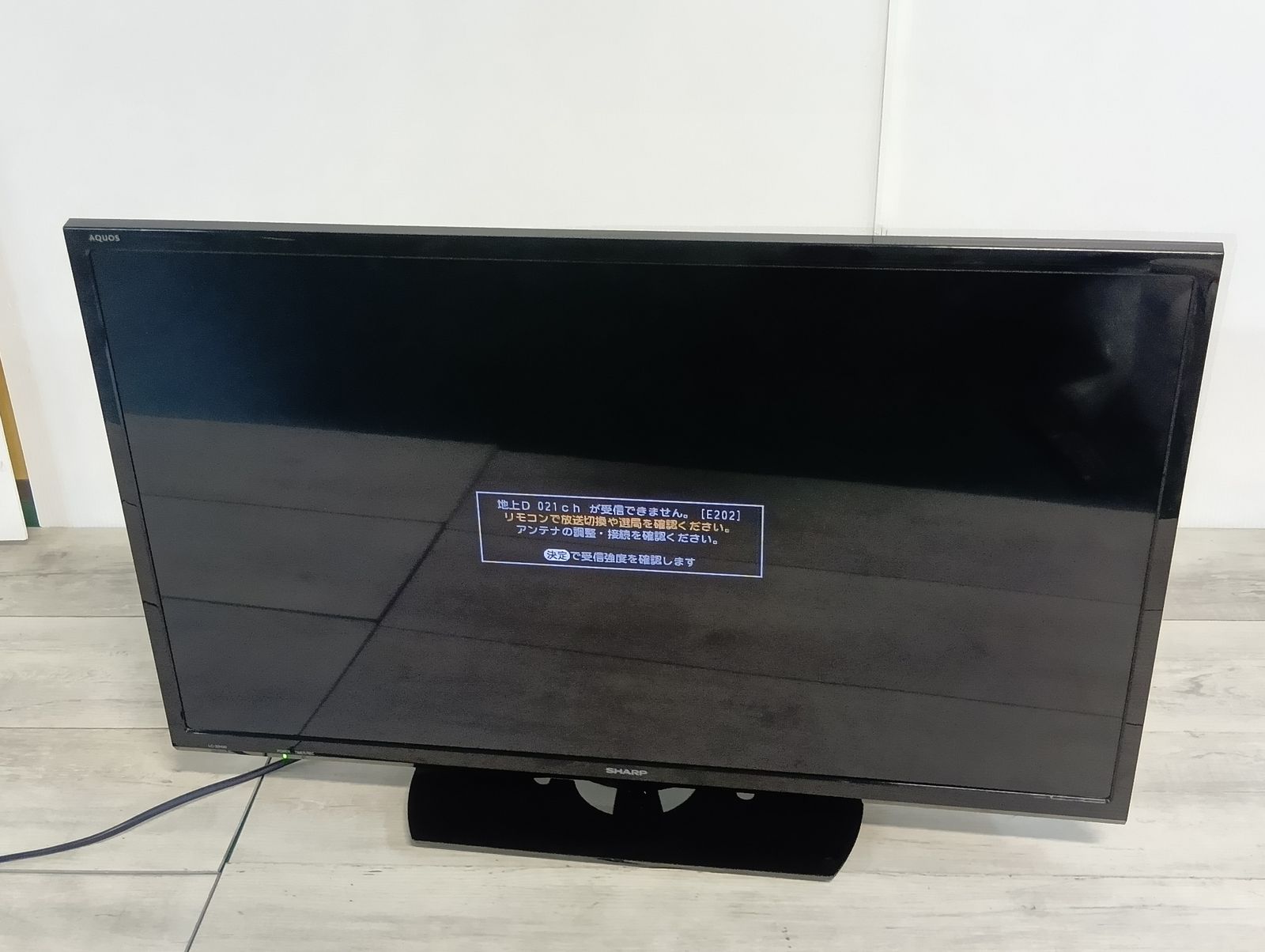 美品　SHARP液晶カラーテレビ SHARP シャープ 液晶カラーテレビ 32型 2016年製 通電確認のみ 現状品_
