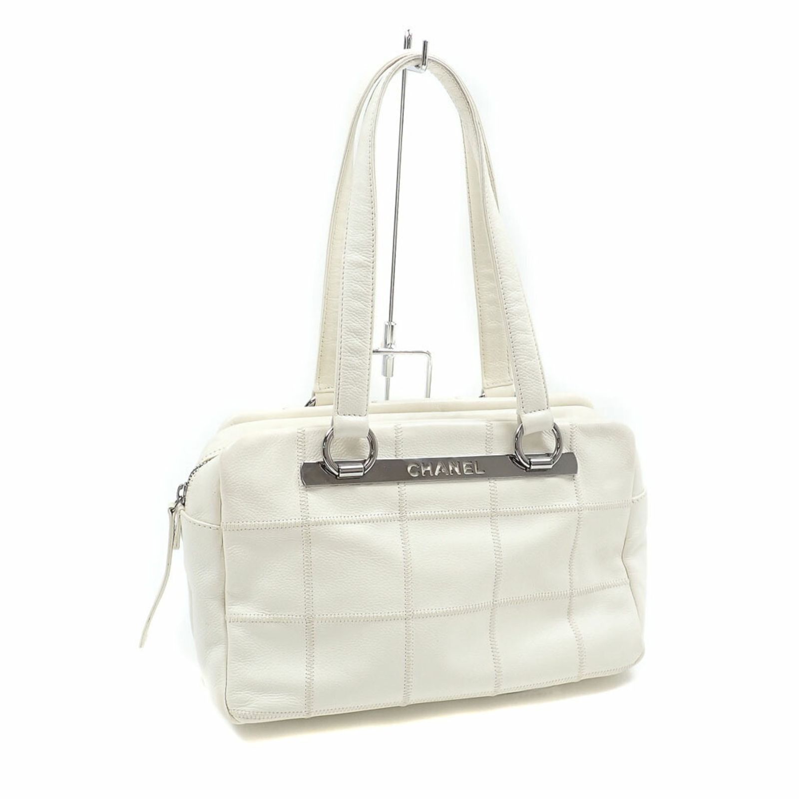 シャネル(Chanel) シャネル チョコバー レディース ホワイト 白 キャビアスキン A26135 ハンド