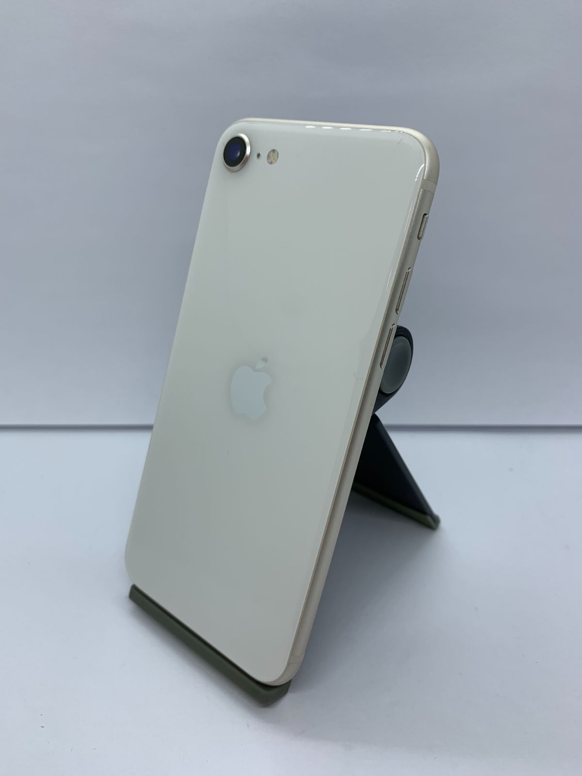 【中古・バッテリー劣化・フレームキズ有】iPhone SE(2022) 128GB スターライト SIMロック無し