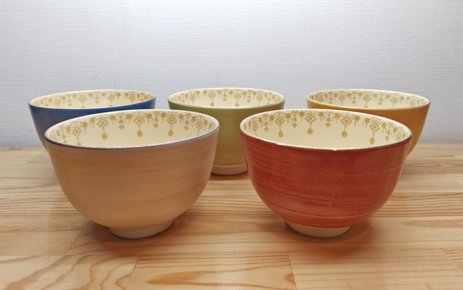 【逢絢亭・新品】茶道具 茶碗 数茶碗 美濃焼 色変わり 瓔珞紋 ５客セット 宮地英香 紙箱入り