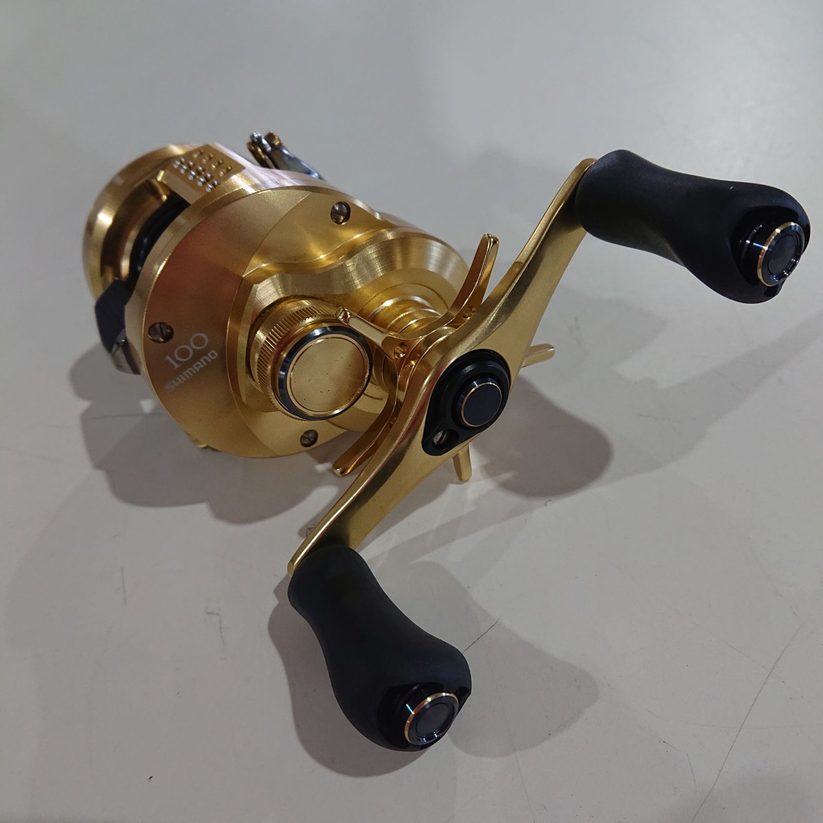 SHIMANO シマノ 21年製 カルカッタコンクエスト100(04232) CALCUTTA