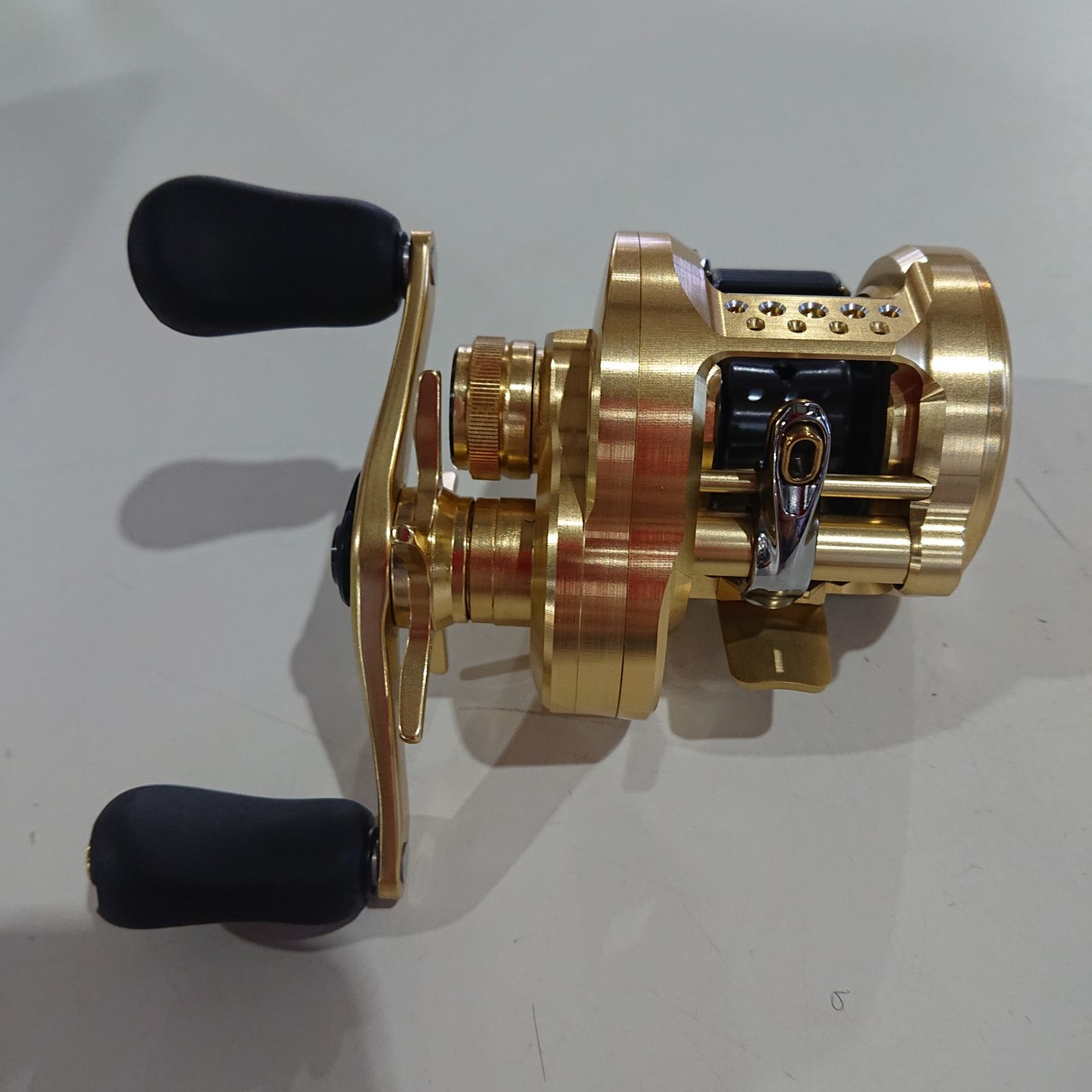 SHIMANO シマノ 21年製 カルカッタコンクエスト100(04232) CALCUTTA