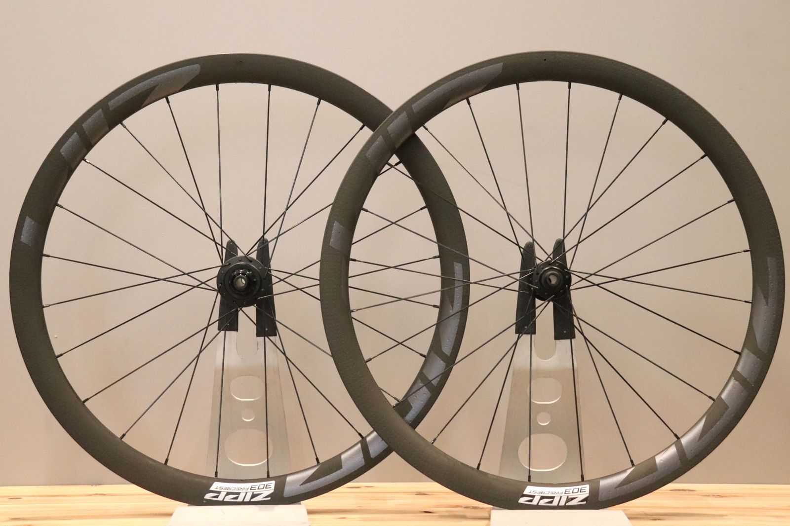 ジップ ZIPP ファイアクレスト ディスク 303 FIRECREST DISC カーボン