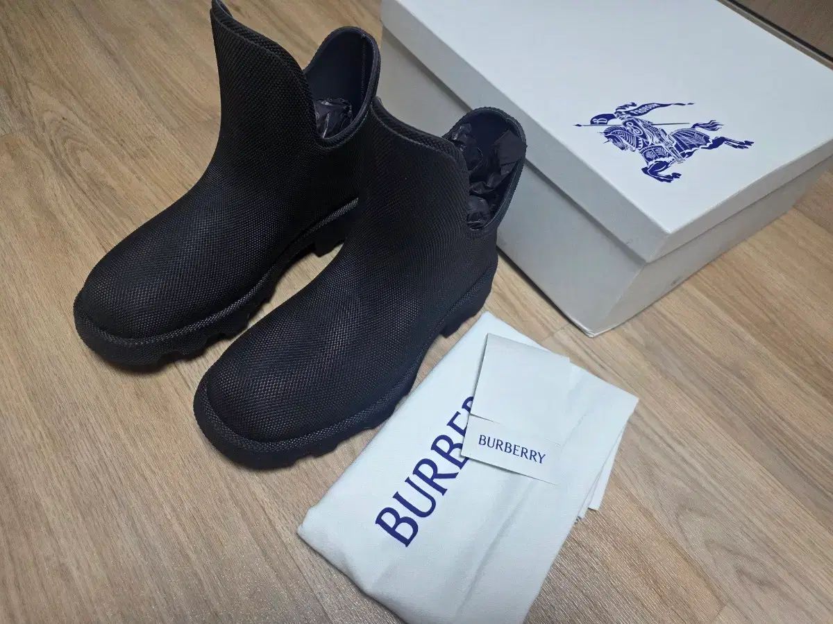 バーバリー アンクルブーツ 長靴 フルセット 付属品 出品します BURBERRY 靴