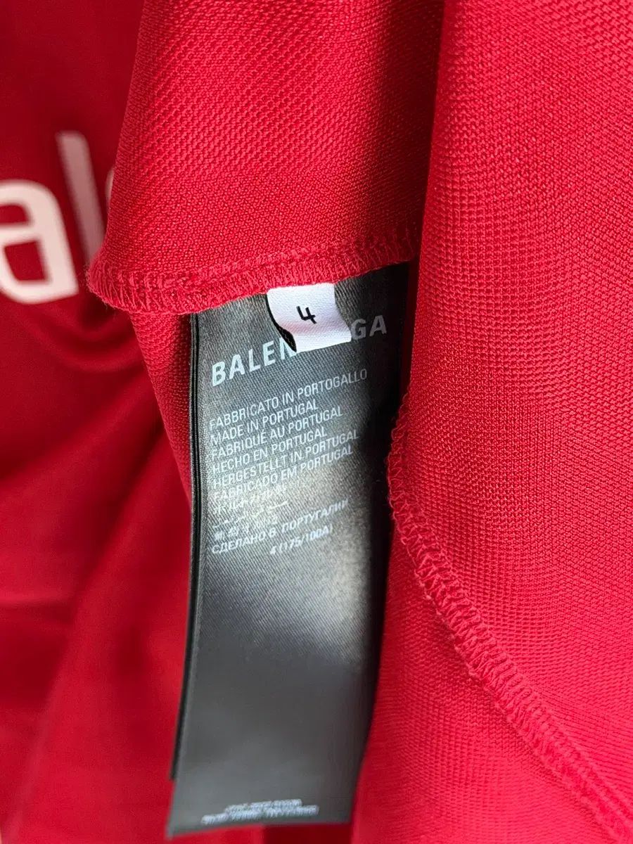 バレンシアガ アディダス フットボール ジャージ Tシャツ