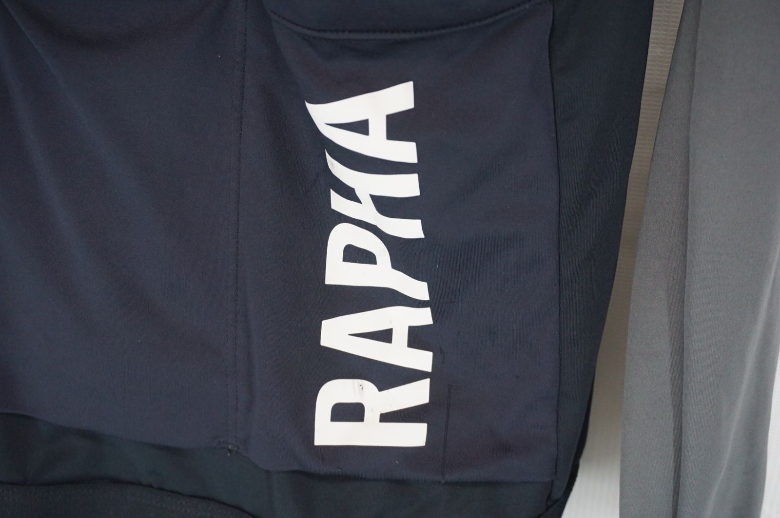 RAPHA 「ラファ」 PRO TEAM LONG SLEEVE TRAINING JERSEY SMALLサイズ