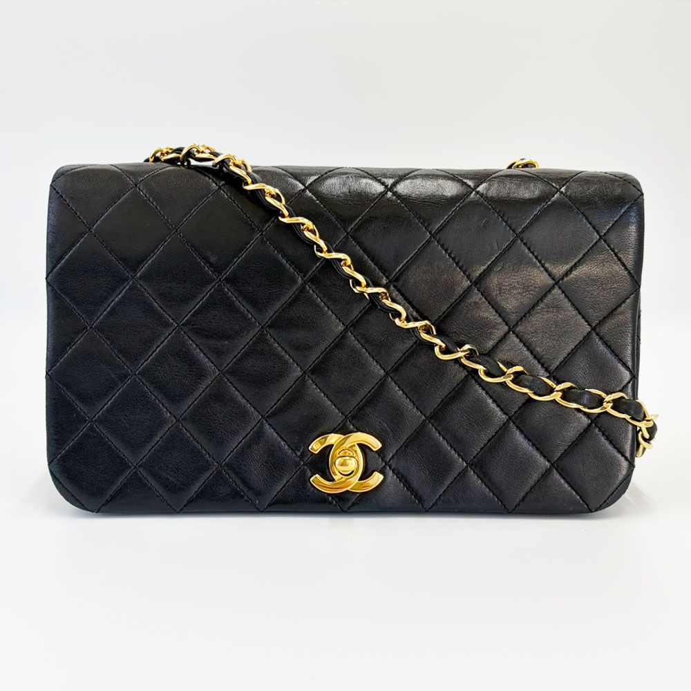 シャネル マトラッセ ターンロック ココマーク ショルダーバッグ ラムスキン ブラック×ゴールド金具 CHANEL 中古