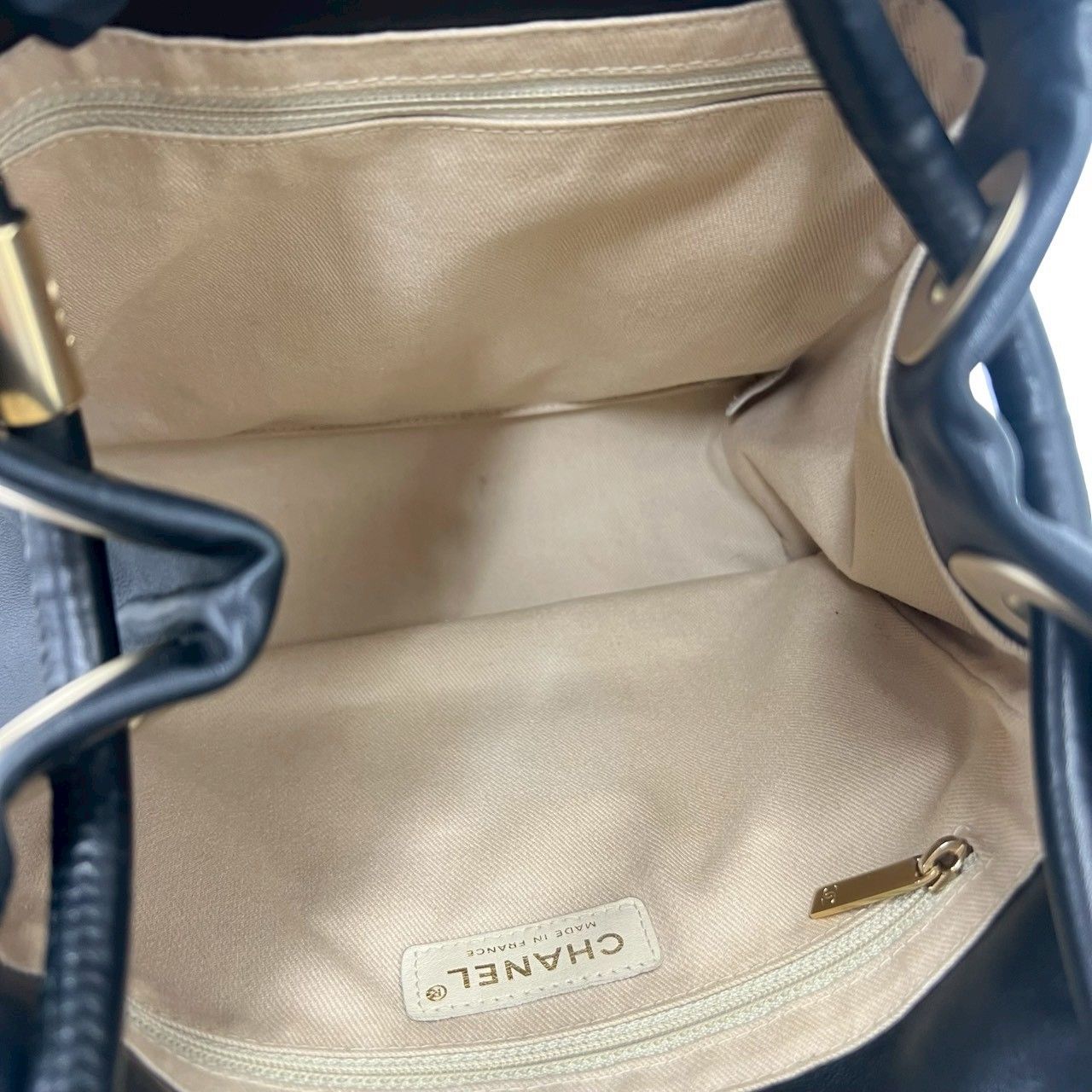 極 美品 シール有 8番台 CHANEL シャネル カメリア レザー 本革 セミ