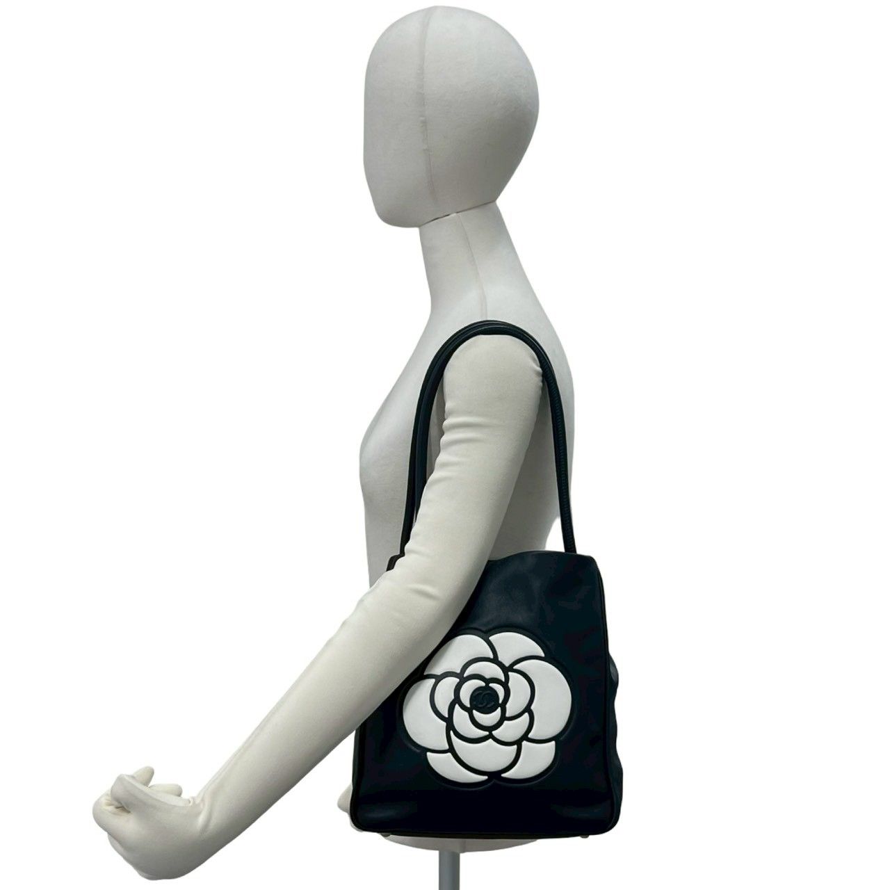 極 美品 シール有 8番台 CHANEL シャネル カメリア レザー 本革 セミ