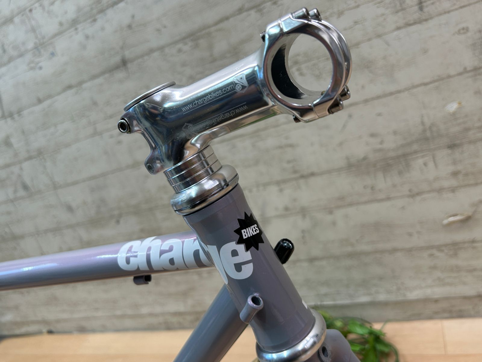 ☆ テルスポ イチ推し!! ほぼ未使用!! CHARGE BIKES JUICER HI 