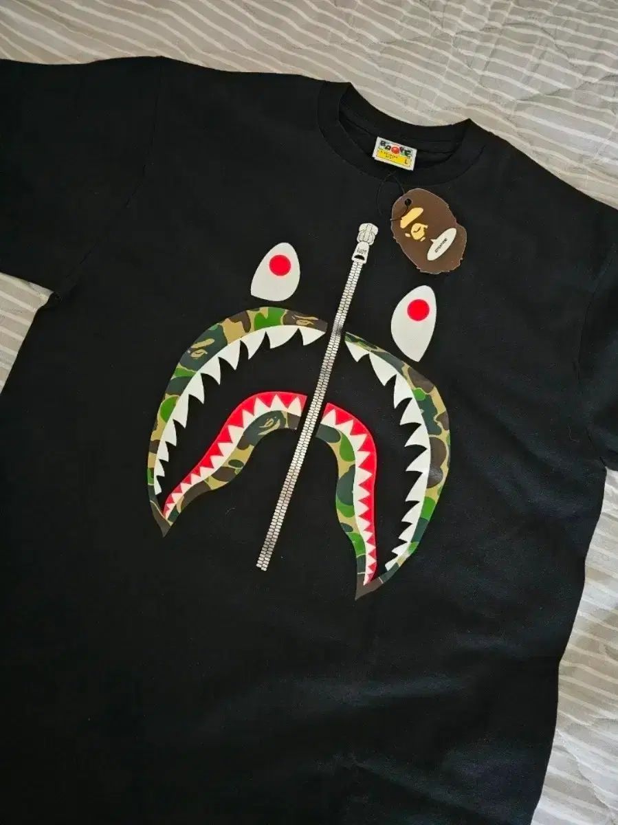 A BATHING APE アベイシングエイプ シャーク カモフラージュ 半袖Tシャツ