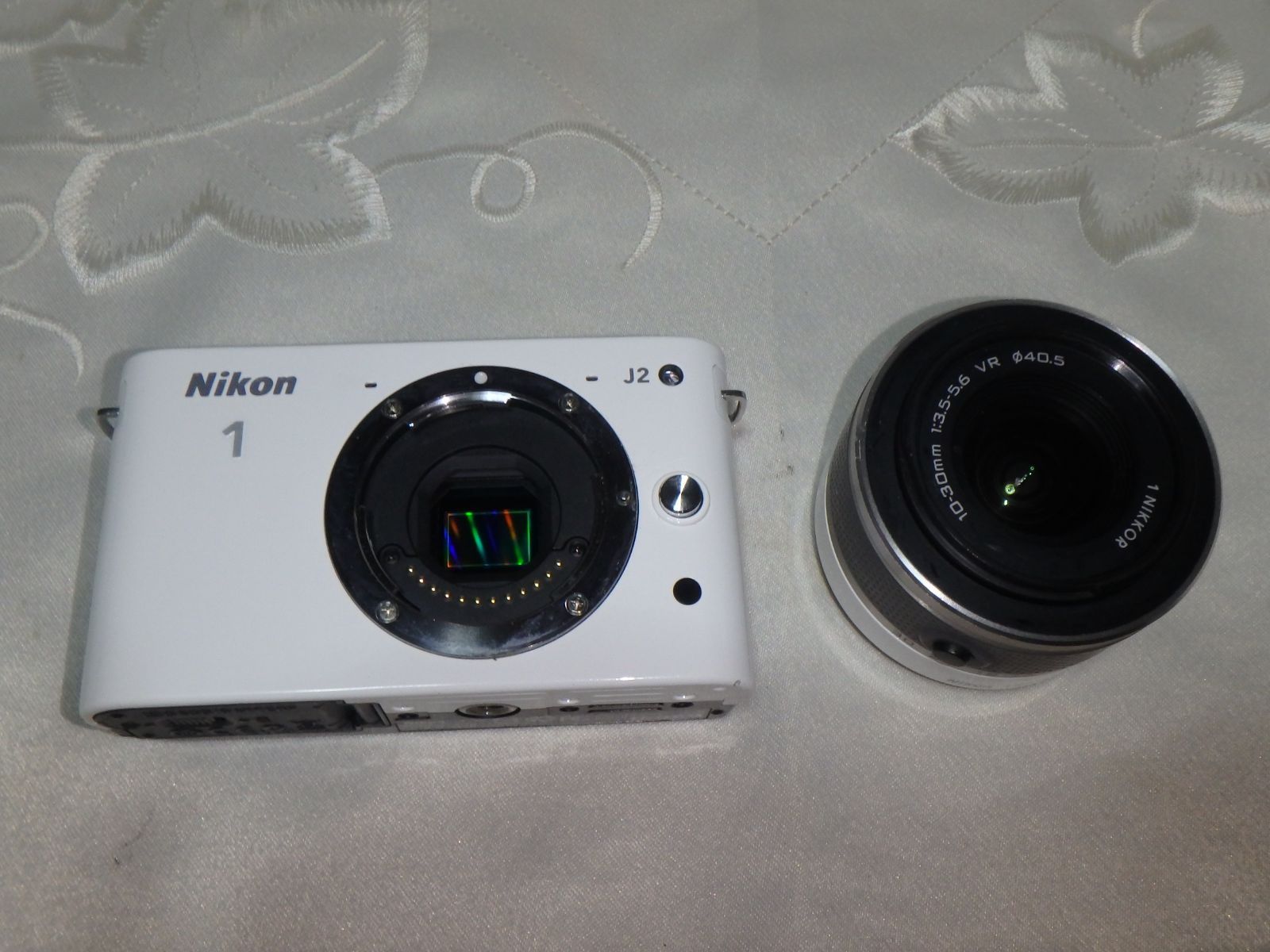 ジャンク品　Nikon J1、J2 ミラーレス一眼 （本体 +レンズ2)×2 ジャンク品 Nikon J1、J2 ミラーレス一眼 （本体 +レンズ2)×2 Nikon 1