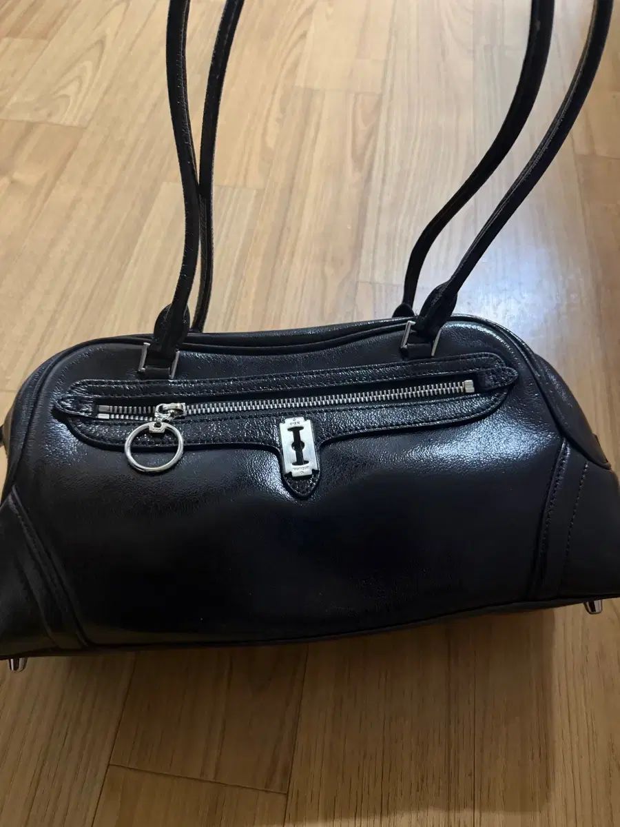 vunque トーク ショルダーバッグバゲットバッグ