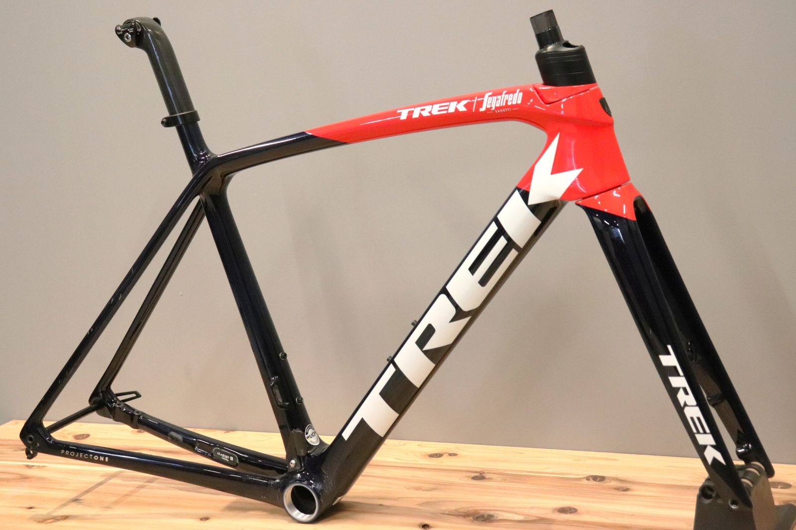 トレック TREK エモンダ EMONDA SLR DISC 2022モデル 54サイズ 