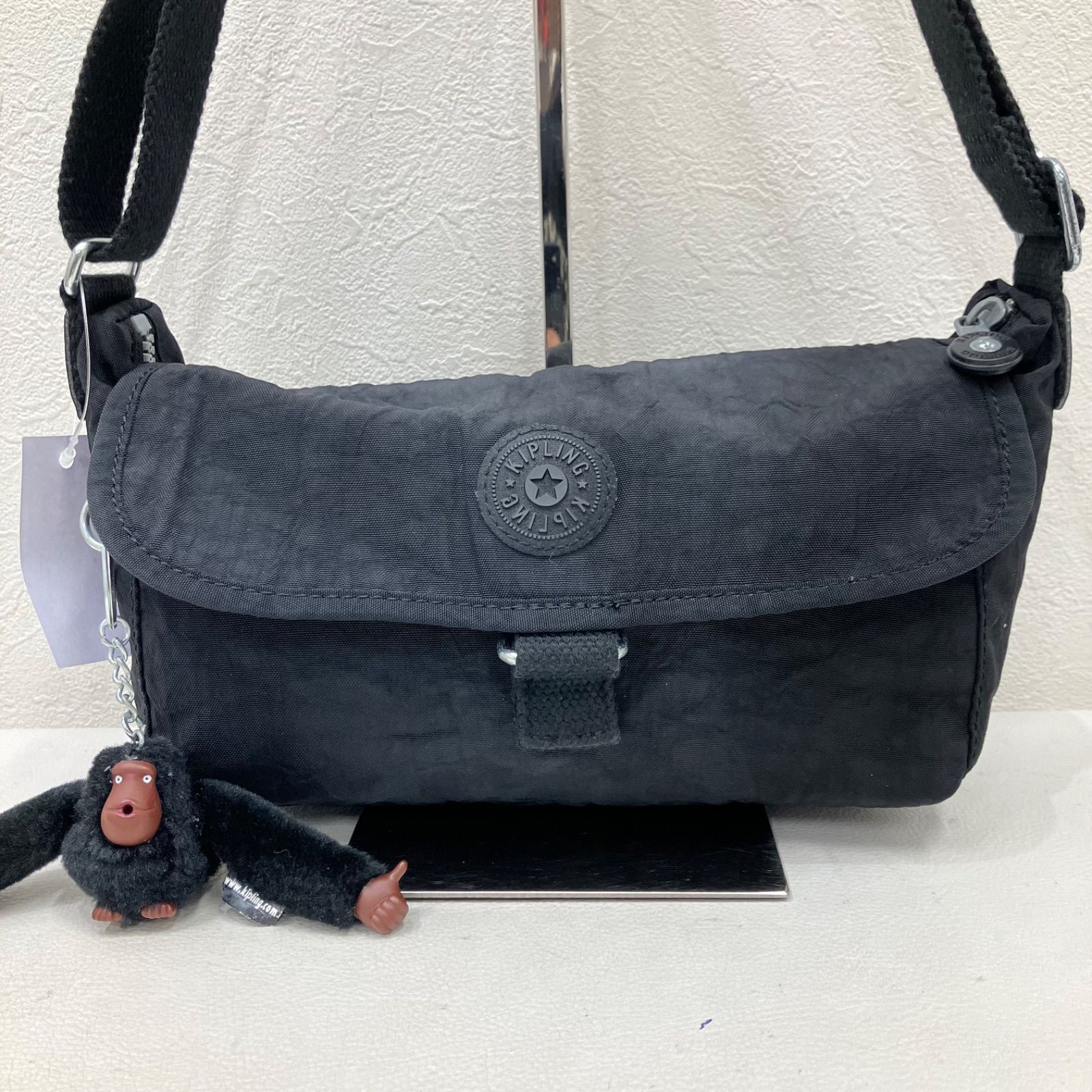 4169 Kipling キプリング ショルダーバッグ ブラック 黒 無地 小さめ 