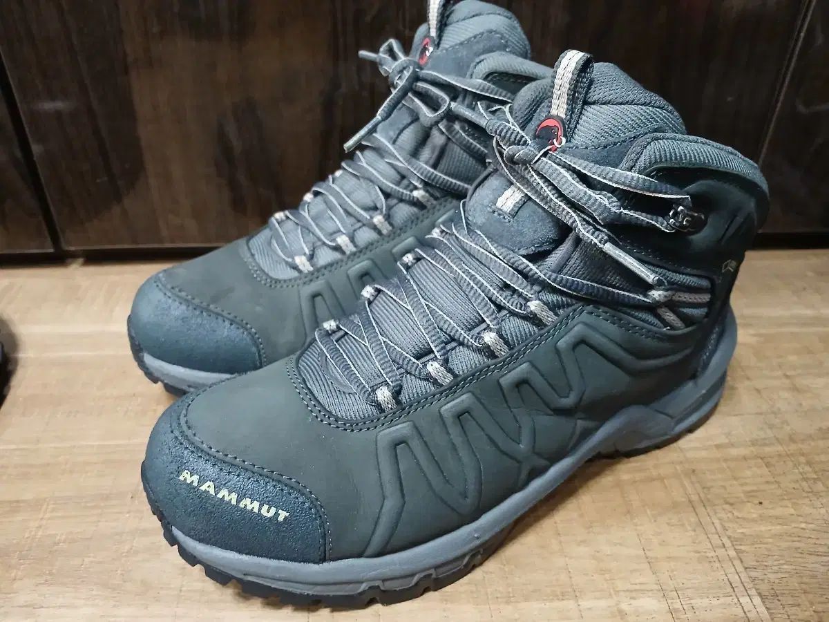 マムート ゴアテックス 登山靴 グレー 260
