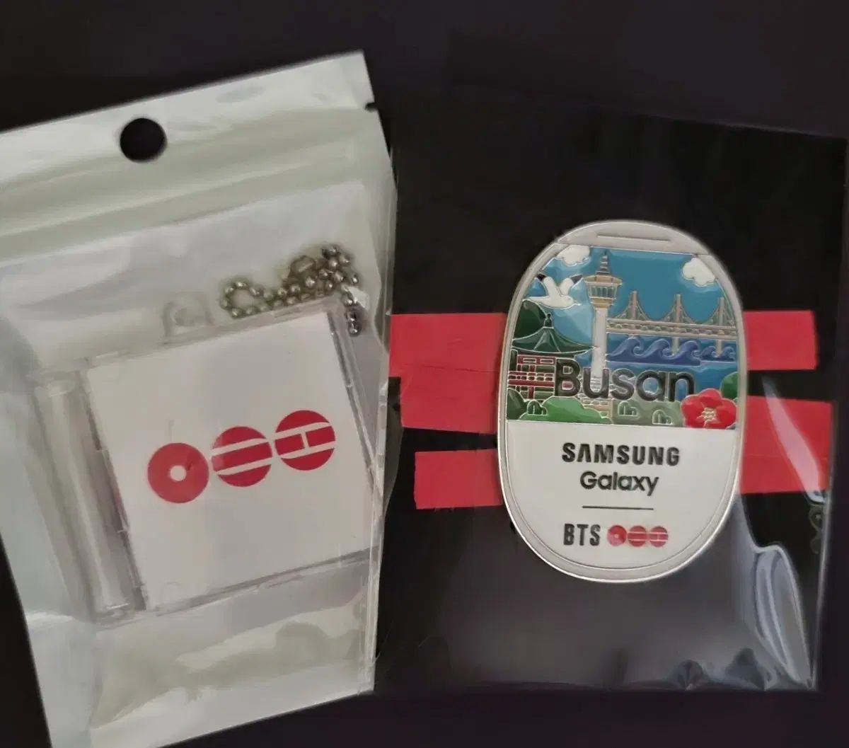 SAMSUNG GALAXY X BTS プサン 釜山 EDITION エディション グッズ キーホルダー+ピンバッジ