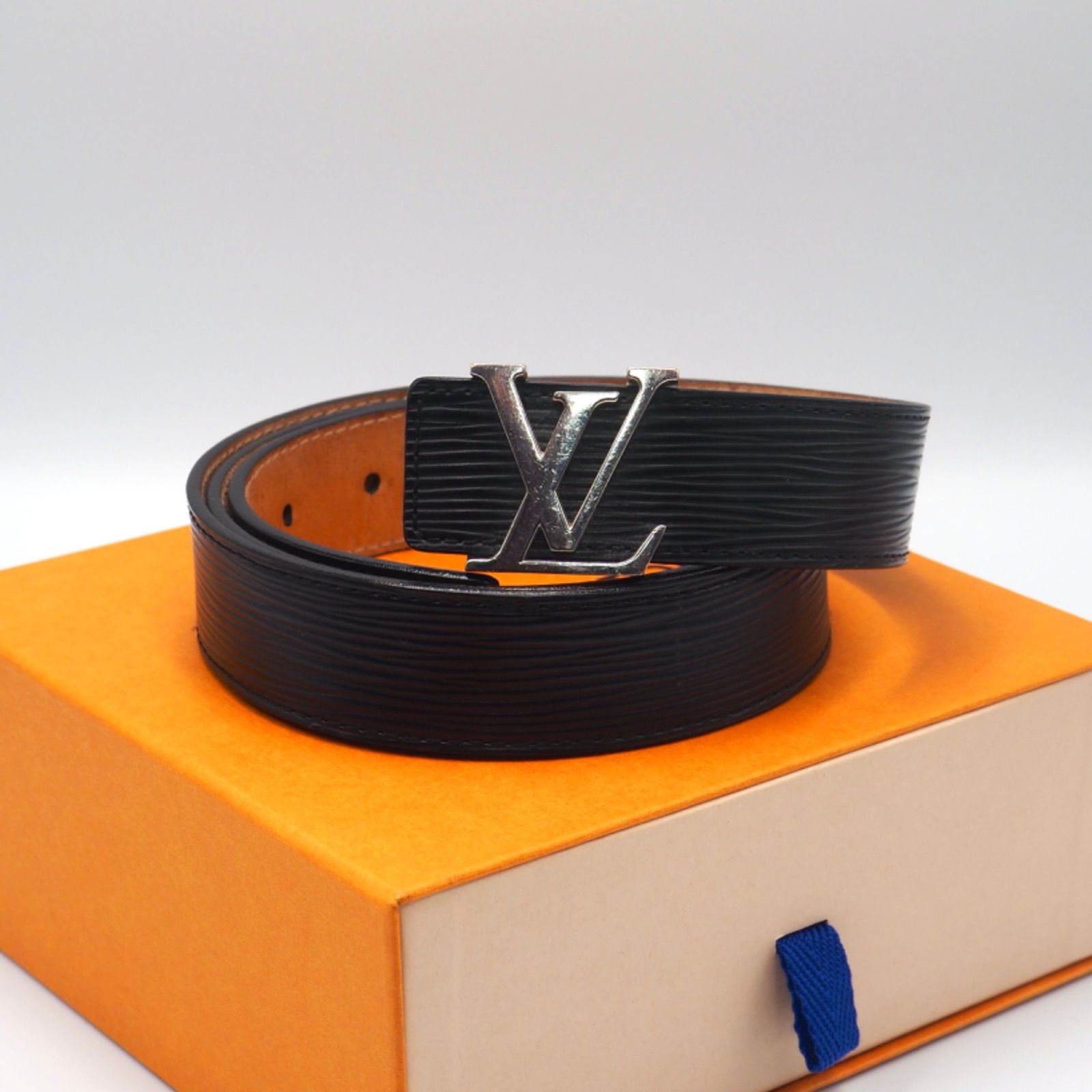 LOUIS VUITTON エピ サンチュール LVバックルベルト ブラック ルイ