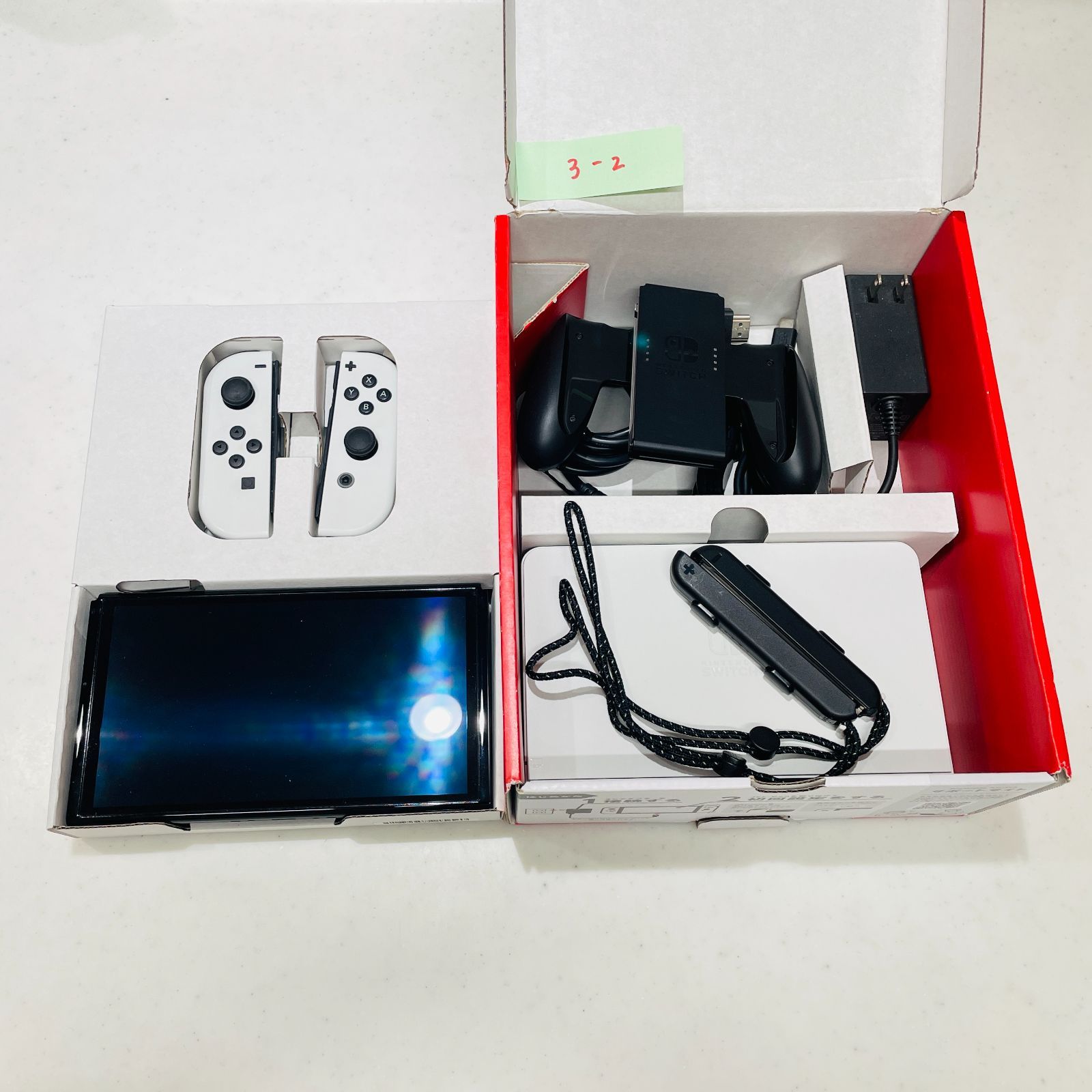 美品 任天堂 ニンテンドースイッチ 有機ELモデル ホワイト 本体 完品