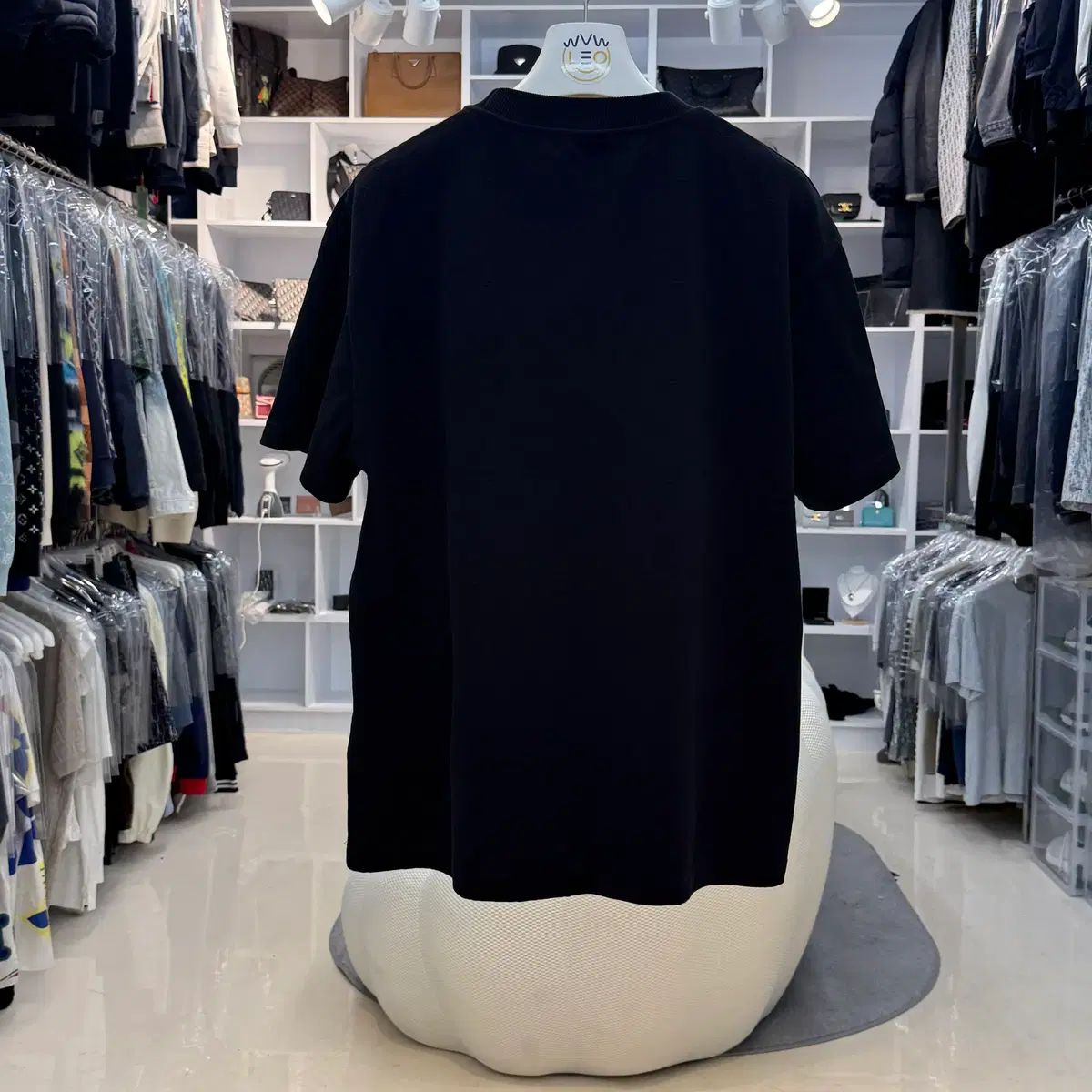 リーオブ storefront Louis Vuitton 3D モノグラム シグネチャー ポケット 半袖 XL リーオブ storefront Louis Vuitton 3D モノグラム シグネチャー ポケット 半袖 XL