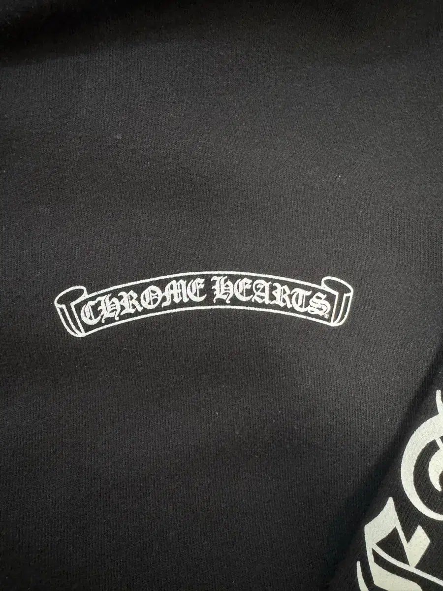 CHROME HEARTS クロムハーツ スクロール ロゴ フードジップアップ (正規品) L