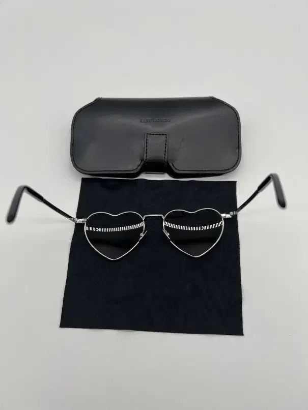 正規品 Saint Laurent サンローラン ルル ハート サンローラン サングラス
