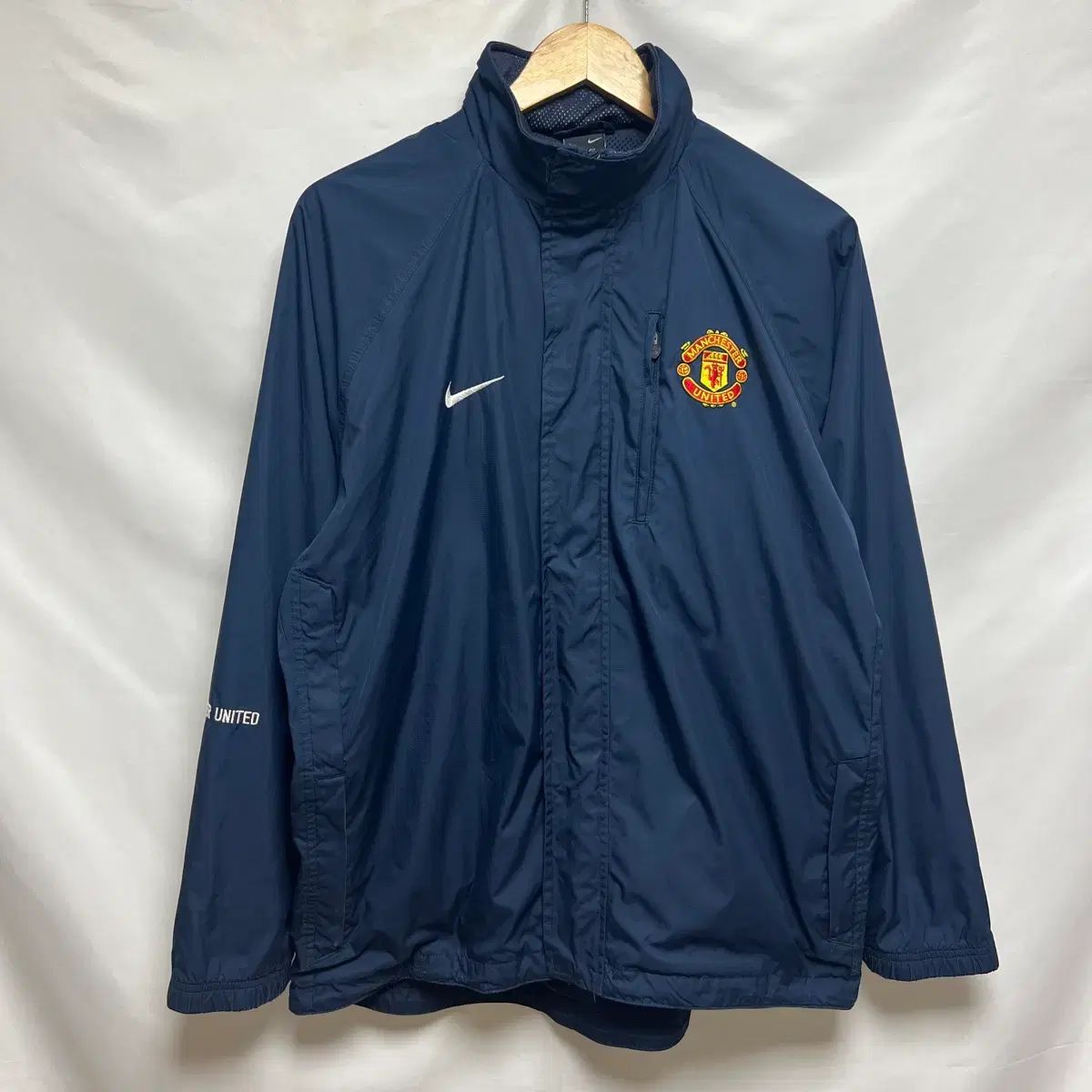 正規品/100 NIKE マンチェスター・ユナイテッドFC 05-06 보다폰 ネイビー トレーナー ウィンドブレーカー