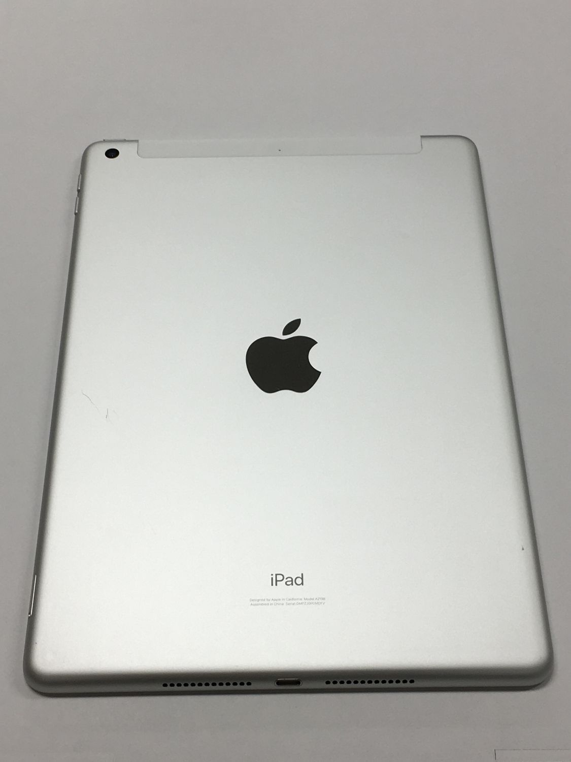 美品 iPad 第7世代 32GB SV SIMフリー - メルカリ