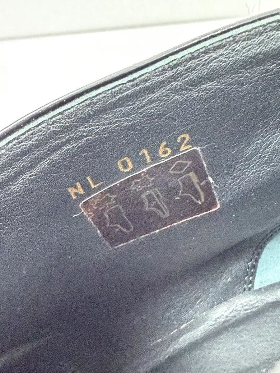 Louis Vuitton ルイヴィトン ヒョウ柄 レオパード カーフレザー レースアップ ウェッジ ヒール 37 Louis Vuitton ルイヴィトン ヒョウ柄 レオパード カーフレザー レースアップ ウェッジ ヒール 37