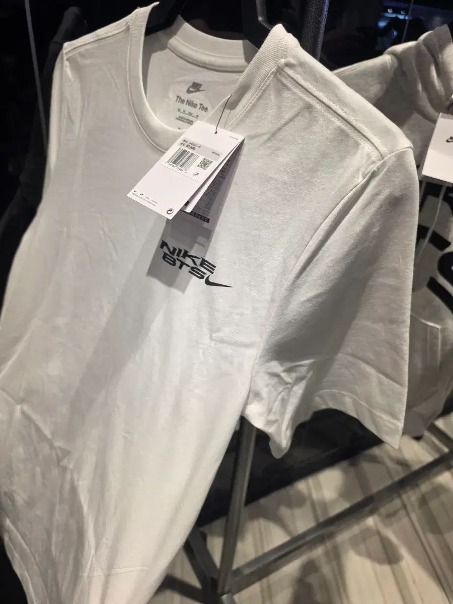 ナイキ BTS Tシャツ
