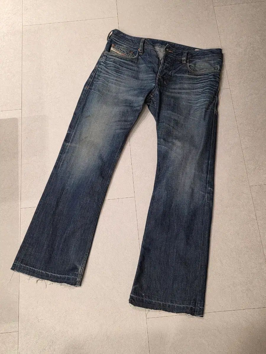DIESEL (ディーゼル) Tシャツ (W32 L30)