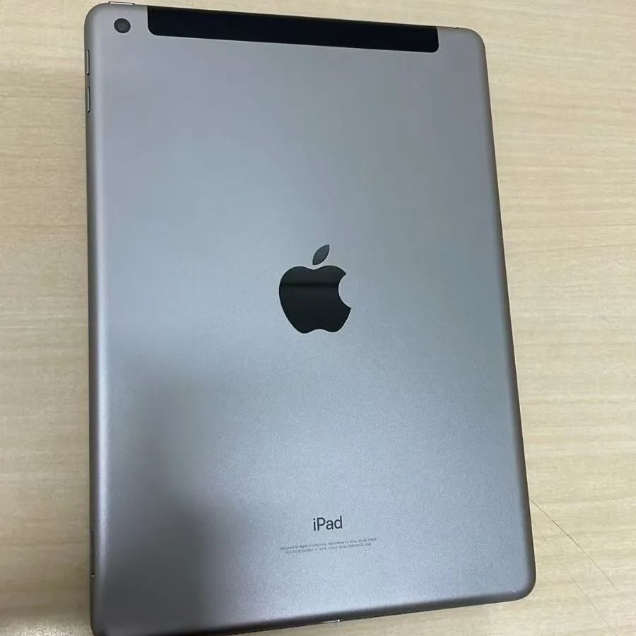 iPad 第6世代 32GB スペースグレイ 中古 AU対応 - メルカリ