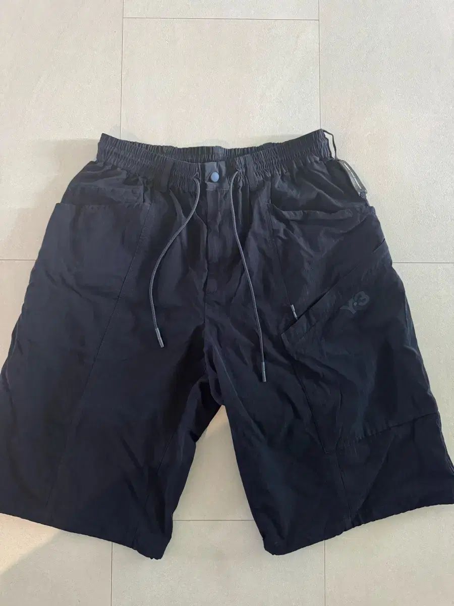 Y-3 adidas x Yohji Yamamoto(ヨウジ ヤマモト) ハーフパンツ 26,501円