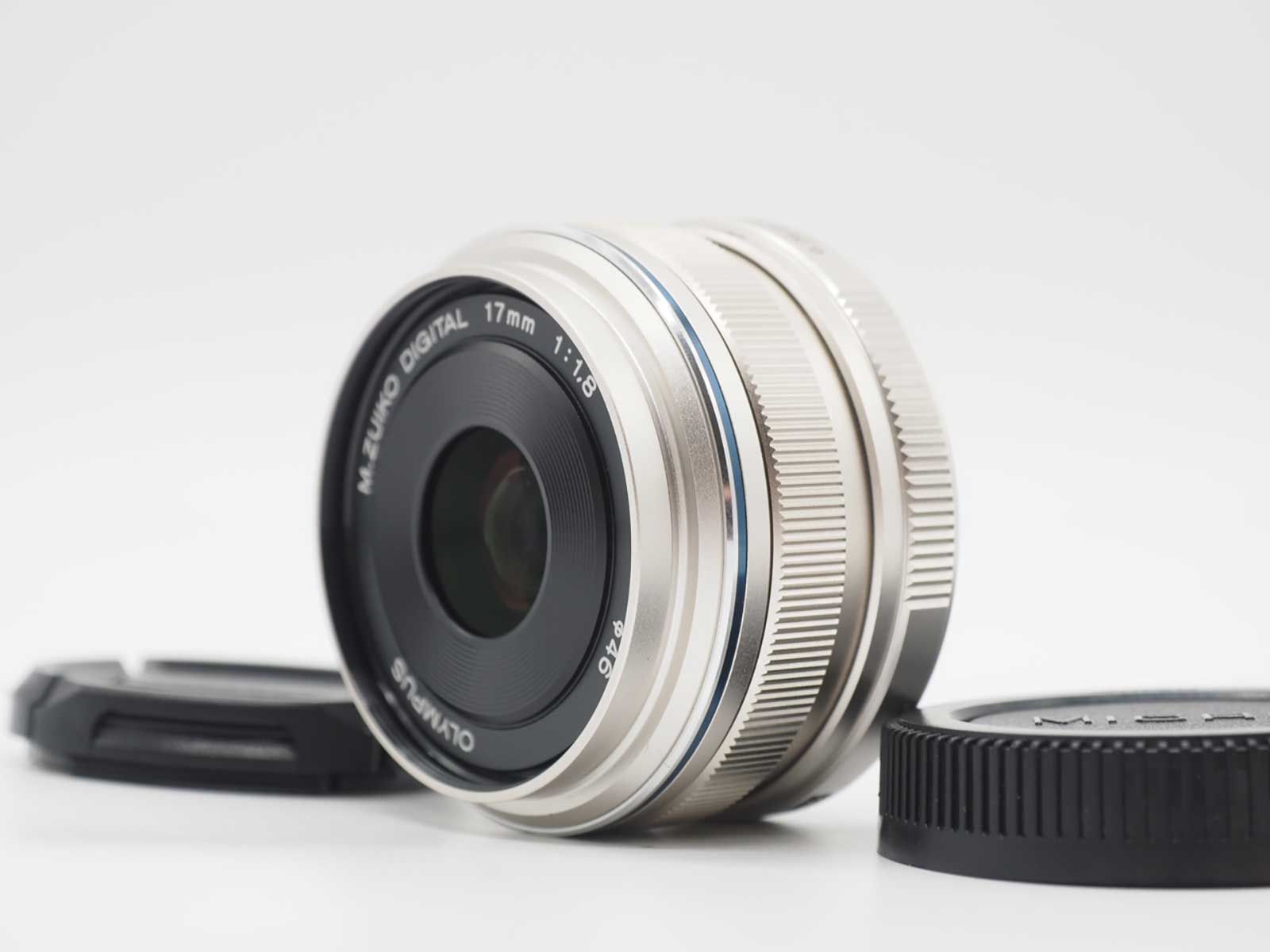 オリンパス Olympus M.Zuiko 17mm F/1.8 AF Micro Four Thirds Silver [新品同様] #Z6334A