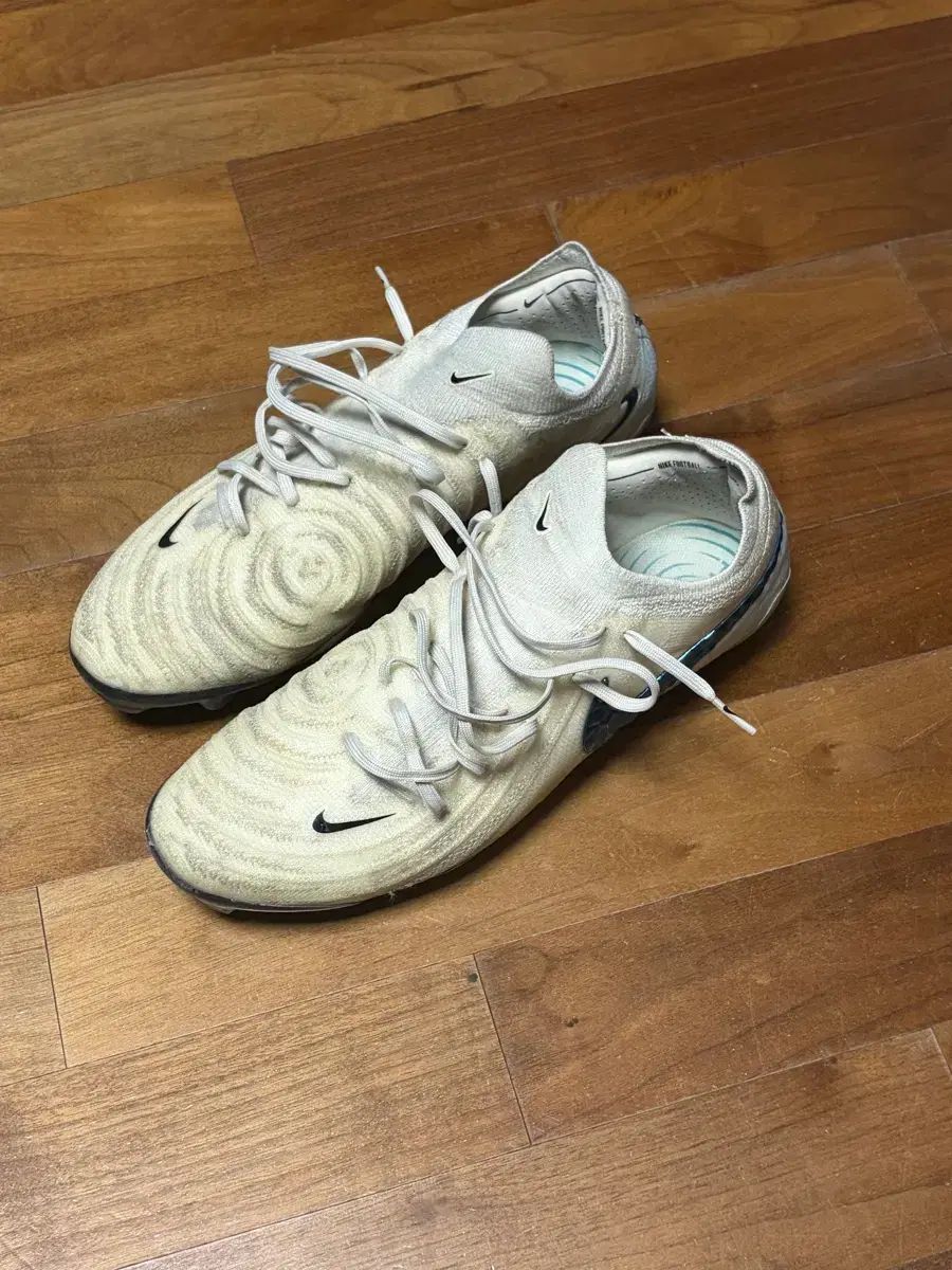 ナイキ サッカーシューズ 280
