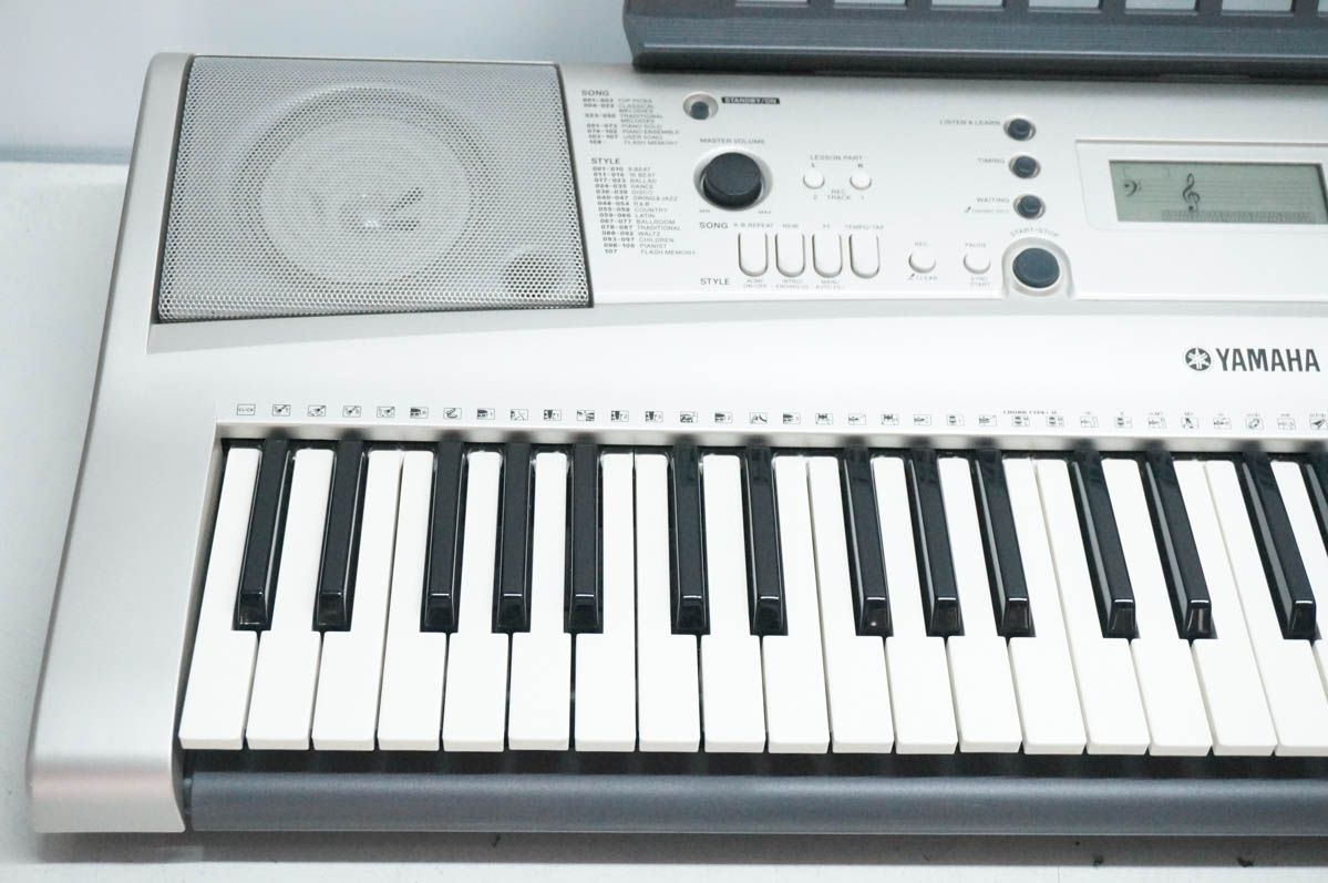 【中古】ヤマハYAMAHA ポータトーンPORTATONE 電子キーボード 61鍵 PSR-E313 【中古】ヤマハYAMAHA ポータトーンPORTATONE 電子キーボード 61鍵 PSR-E313