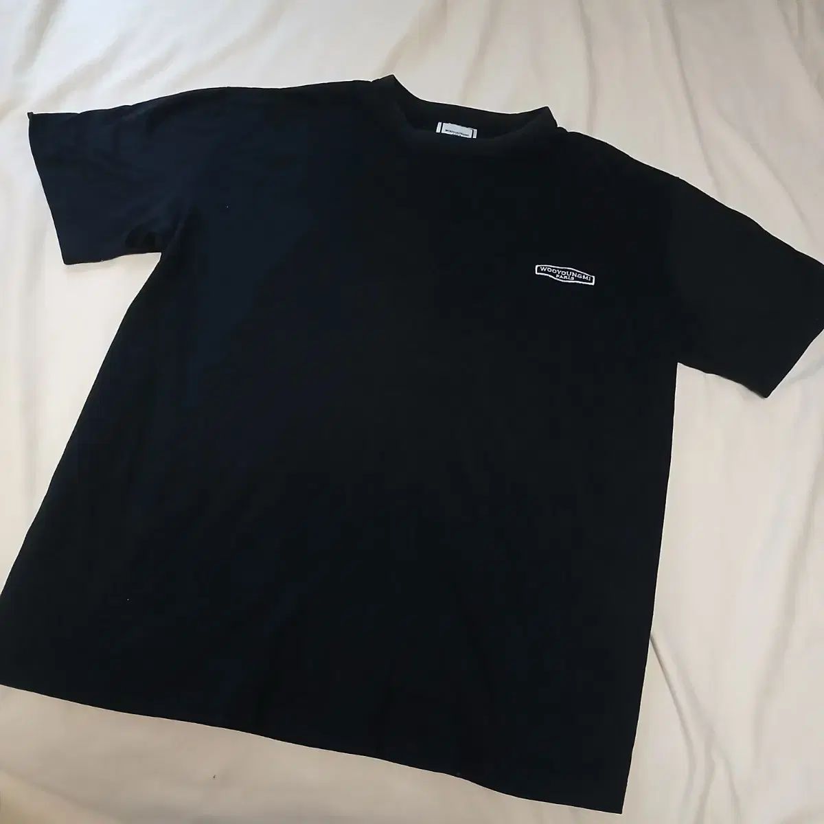 夏に強いWOOYOUNGMI ウーヨンミ PARIS バックロゴ 半袖 Tシャツ