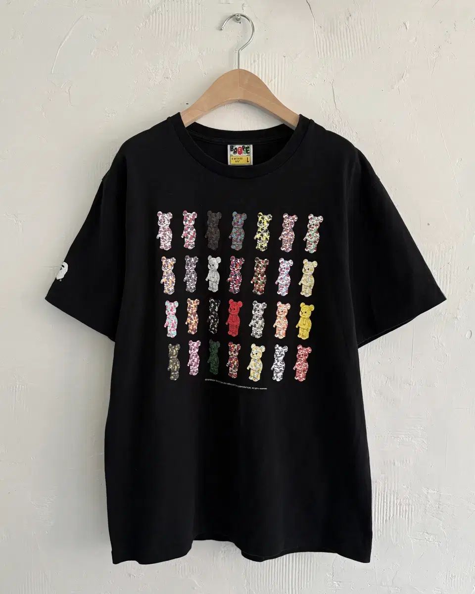 BAPE ベイプ x メディコム ブラック トイ カモ ベア Tシャツ